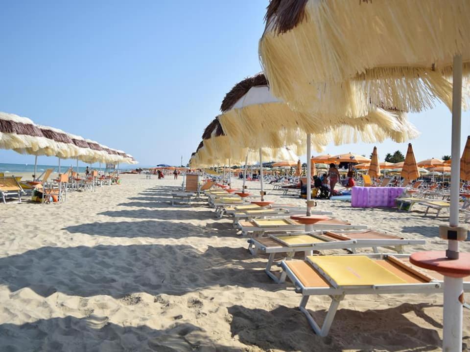 Ristorante Hotel Lucia - 100 Mt Dal Mare Giulianova Εξωτερικό φωτογραφία