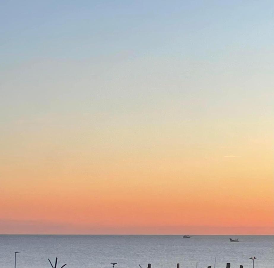 Ristorante Hotel Lucia - 100 Mt Dal Mare Giulianova Εξωτερικό φωτογραφία